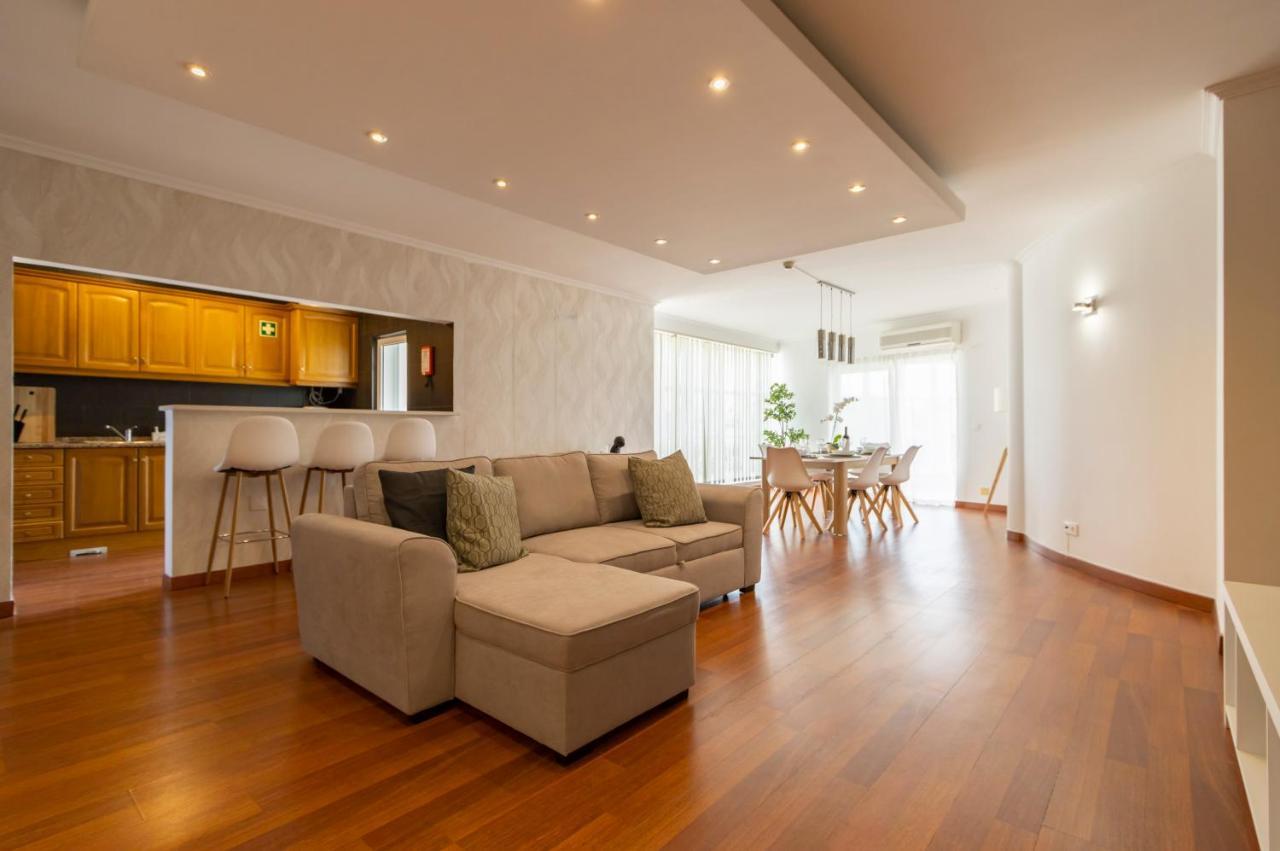 Spaceful In Albufeira