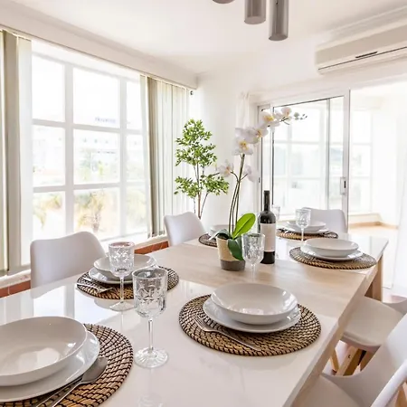 Spaceful Apartment In Albufeira Exterior photo